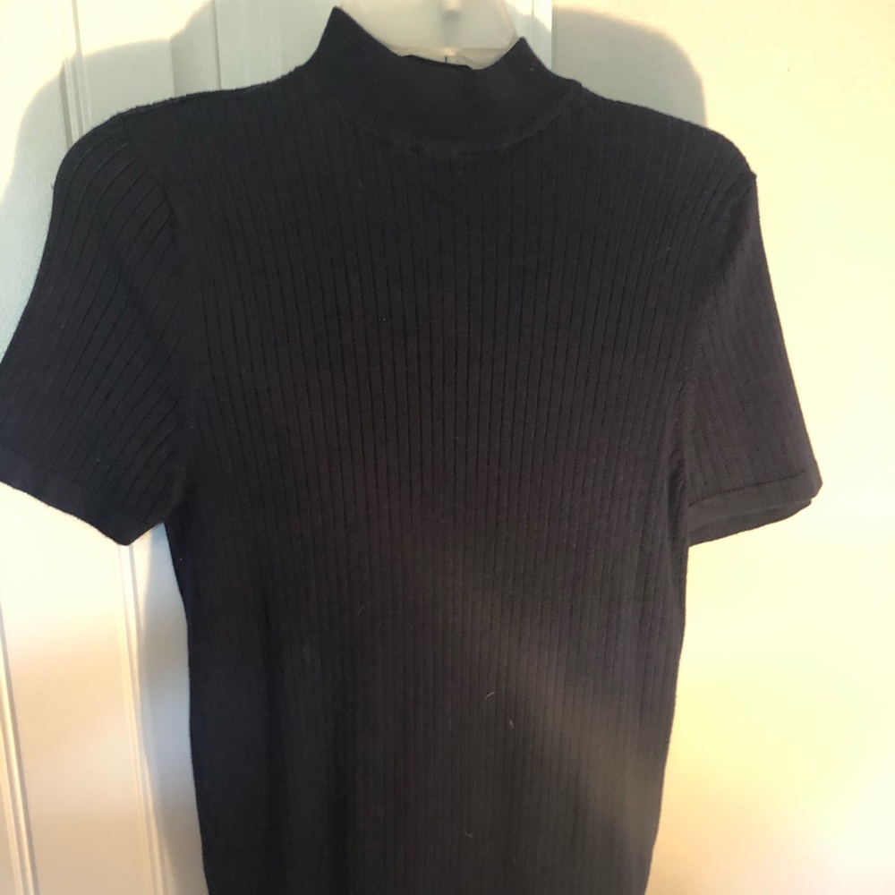 Short-sleeved stretch fit turtleneck shirt by Zara